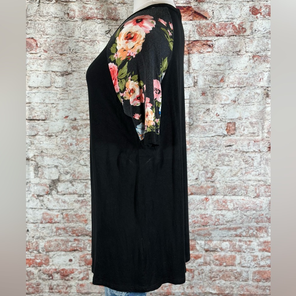 First Look Floral Tee - Picture 8 of 9